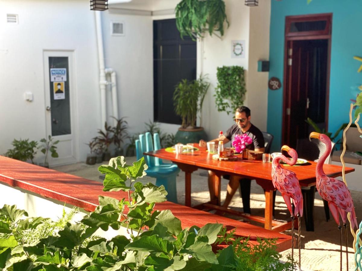 Ocean Breeze Maldives Hotel Thulusdhoo Exterior foto